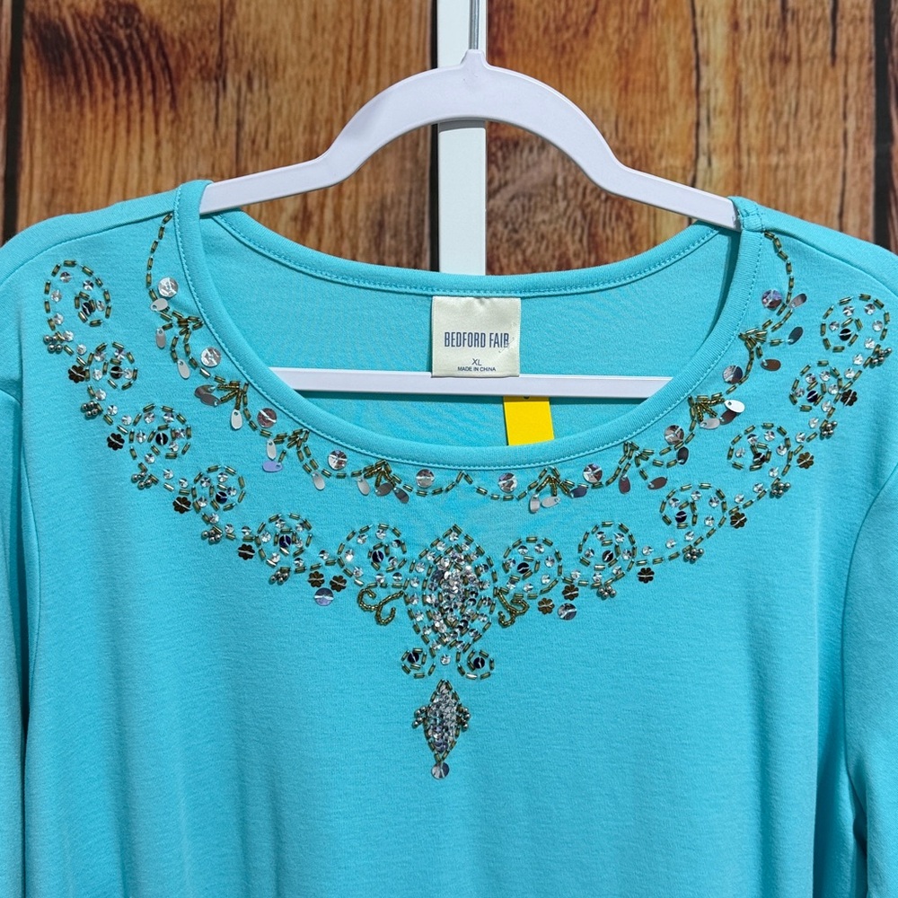 🚨(5/$10) Bedford Fair Embellished Short Sleeve Tee Size XL - Picture 2 of 3